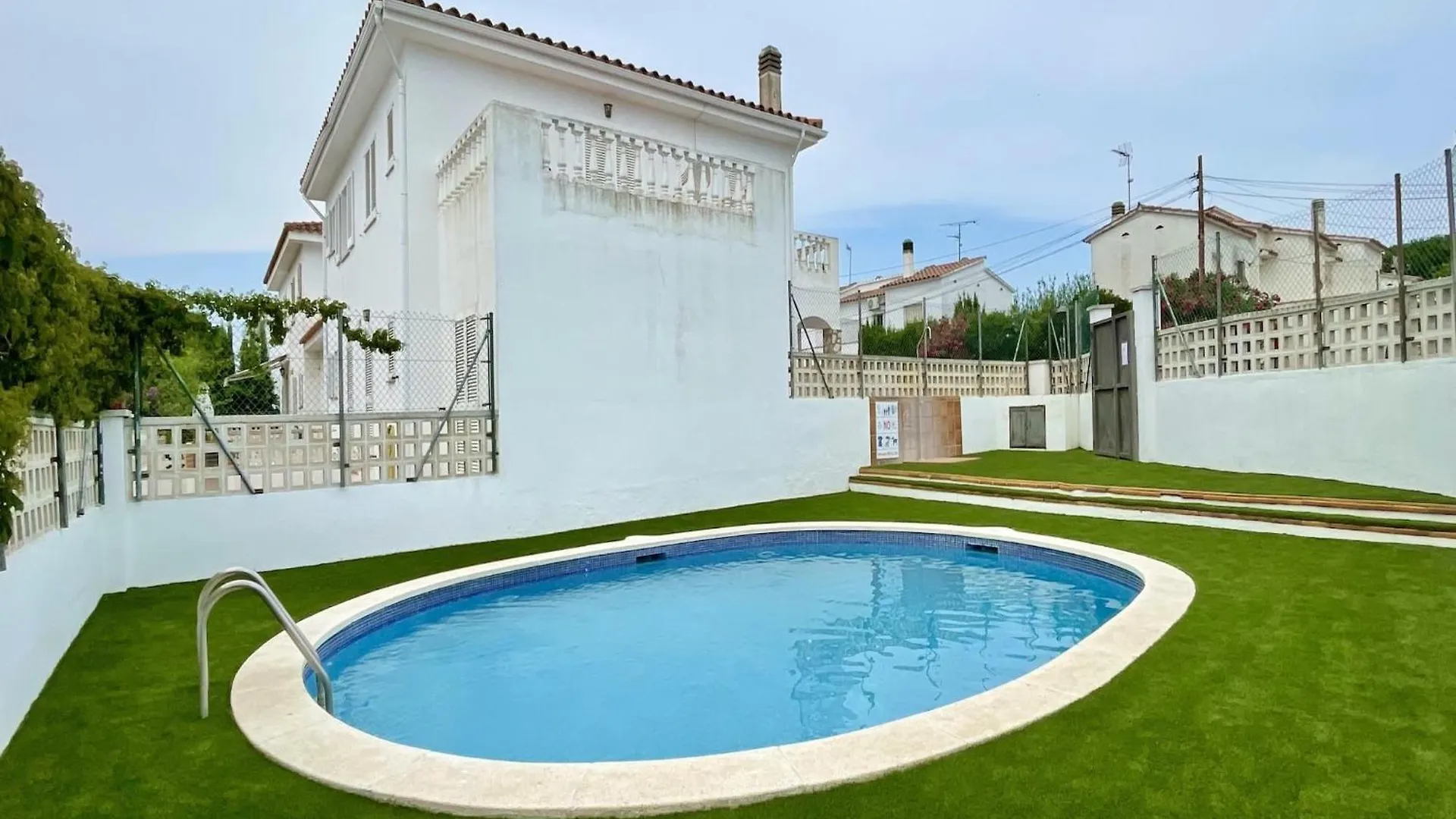 דירות L' Escala Casa La Vinya 14 3D ספרד
